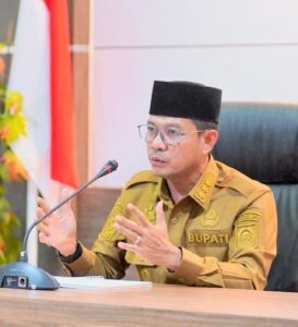 Bupati Mendengar Aspirasi Honorer Non Data Base