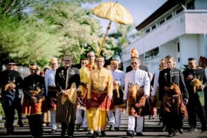 Nggahi Rawi Pahu Menggugat !!